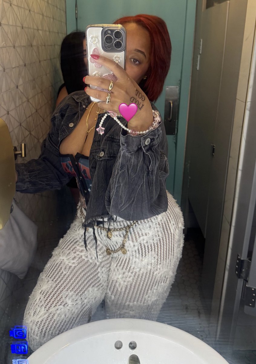 ramona.fl🌸wers tweet media