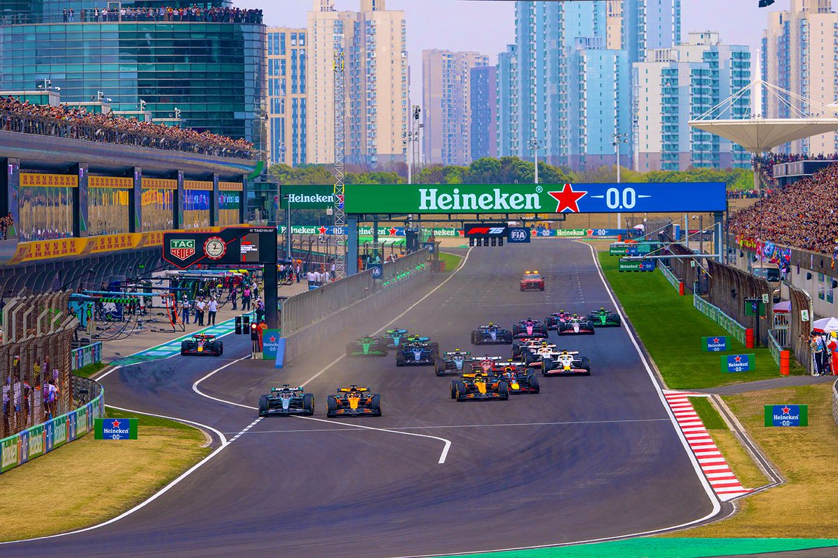 lulistone12's tweet photo. Familia, me complace anunciarles que... ES SEMANA DE CARRERA 🏁

📍Tenemos GP en China 🇨🇳🙌

VIERNES 🏎️

FP1 | 00:30hs
Sprint qualy | 04:30 am

SÁBADO 🏎️

Sprint | 00:00 hs
Qualy | 04:00 am

DOMINGO 🏎️

Carrera | 04:00 am

📺 Transmiten Disney+ Premium, F1TV y Fox Sports https://t.co/esmeYSkX7K