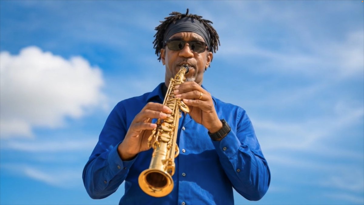 Smoothnsaxy's tweet photo. I break down melodic motifs from my EP to show the story each phrase tells — a guide for smooth jazz fans and event bookers to hear emotional arcs. Listen and book a set that speaks. https://t.co/wcaj9gWNyd #SmoothJazz https://t.co/ElVe1vC7kJ