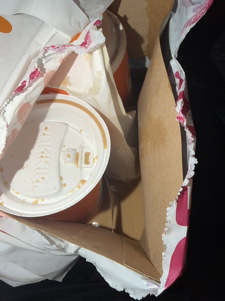 Vintendopower's tweet photo. @Uber_Support so is it normal for your driver to laugh and reply with “good luck with that” for an order that looks like this. No customer support cause your phone line no longer takes calls and your Ai help is pure shit https://t.co/Apz8SoG9KV