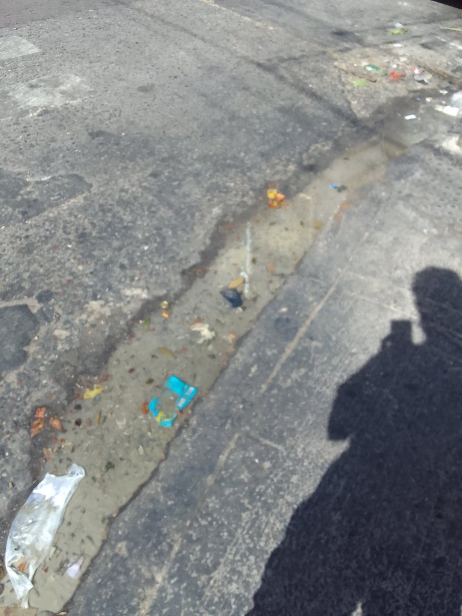 pablocigoj's tweet photo. @3framos @dievalen @Municipalidad3F @pcasna @solnad  Cokectora de Gral Paz y Rafaela, Ciudadela. 10 años reportando esto lpqlp! Negocio de bolivianos que tiran agua con aceites, grasas y comida por los pluviales. Decenas de reportes y no hacen una 💩. Prohíban y multen carajo!!! https://t.co/a9nq5jCeuS