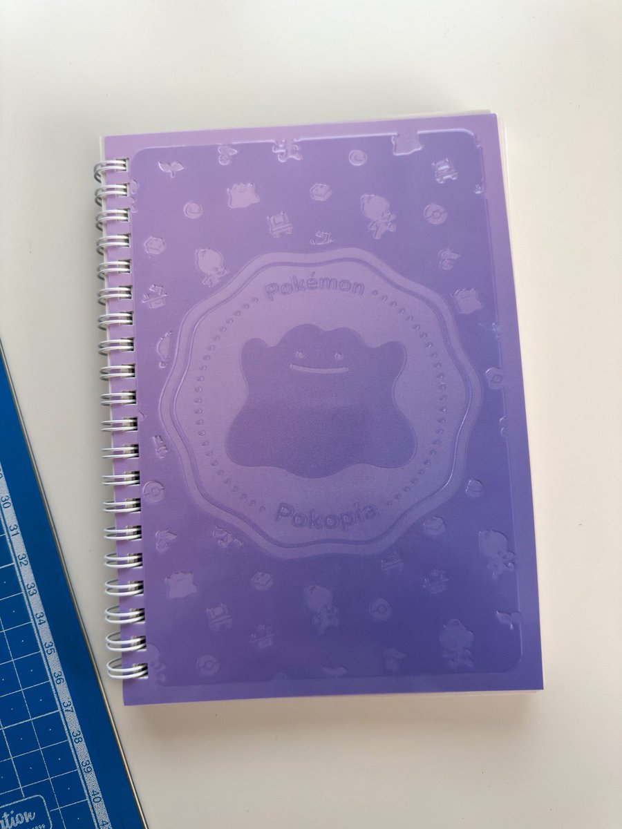 theSimblanca's tweet photo. Lo que me ha llegado hoy…lo chula que es! 🥹🥰 @Pokemon_ES_ESP #Pokopia https://t.co/4scCoMJtvR