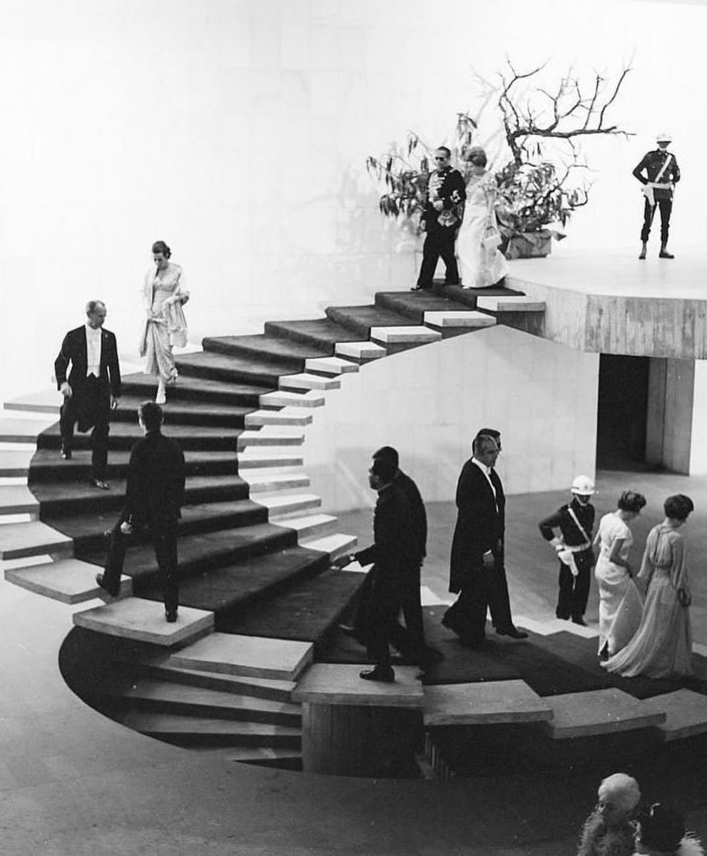 INTERIORBYHUT's tweet photo. The iconic spiral staircase inside Brasilia’s Itamaraty Palace designed by Oscar Niemeyer (1970) https://t.co/WWtCHqBxyZ