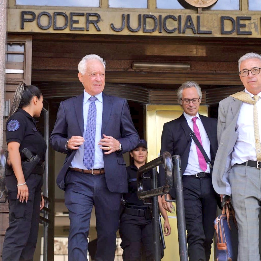 LeandroAdonio's tweet image. Víctor Blanco declaró este lunes ante la Justicia en la causa que investiga la presunta retención indebida de aportes en la #AFA.

👉 El ex presidente de #Racing sostuvo: “Soy inocente” y aseguró que no tenía responsabilidad en el pago de tributos, ya que no formaba parte de su