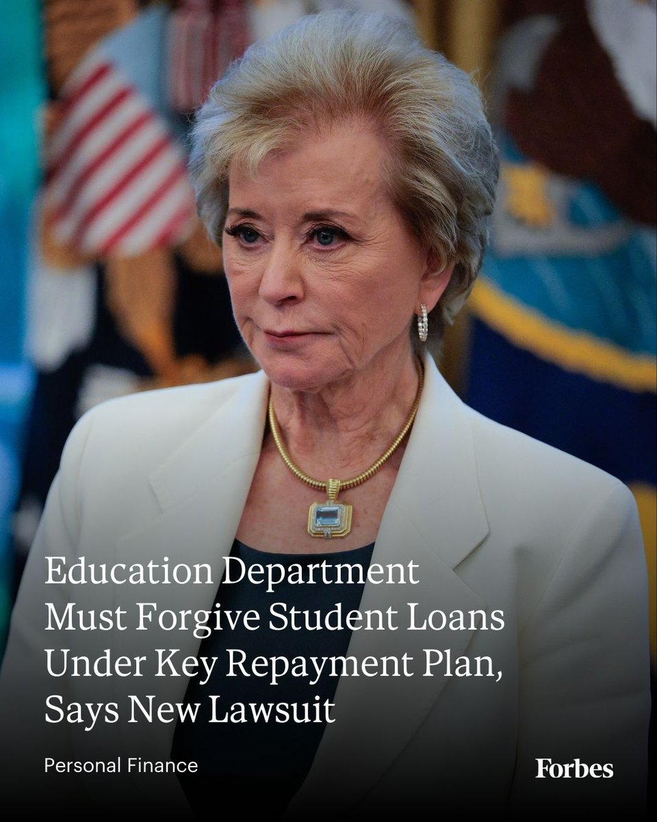 Student loan borrowers filed a new lawsuit Monday, arguing the Education Department must immediately forgive student loans and offer lower payments under the SAVE Plan. forbes.com/sites/adammins…
📸: Chip Somodevilla via Getty Images