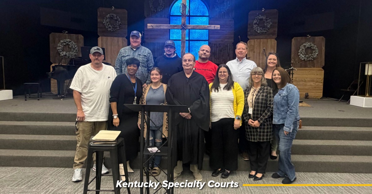 kentuckycourts's tweet image. 🎓 Specialty Courts in Hopkins County celebrate graduates achieving new beginnings! Learn more about Kentucky's treatment courts at kcoj.info/SpecialtyCourts #Recovery #RecoveryIsPossible