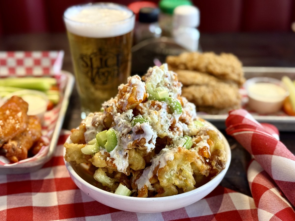 Slice of Vegas Pizza tweet media