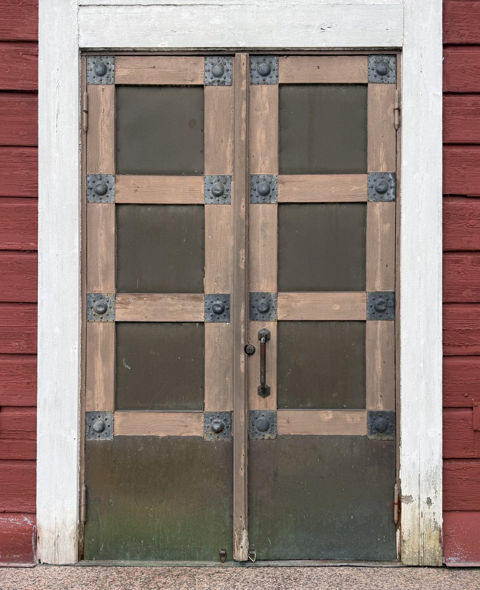 😍 Pukkilan kirkon ulko-ovien #restaurointi´suunnittelu aloitettu!

⛪️ Porvoonjokilaaksossa sijaitsevan Pukkilan kaunis kirkko on rakennettu 1814.

🙏🏻 Kiitos luottamuksesta Askolan-Pukkilan seurakunta!