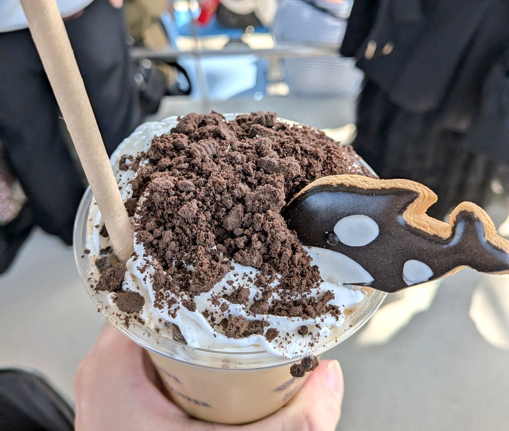shirokuma_0729's tweet photo. オルカフェさんのシャチさんスイーツを頼んでみました
オルカ焼きとカフェチョコ🍫は見た目も味もすごく良かったです✨️
#神戸須磨シーワールド
#ORCAFE https://t.co/Qn8LweAJxD