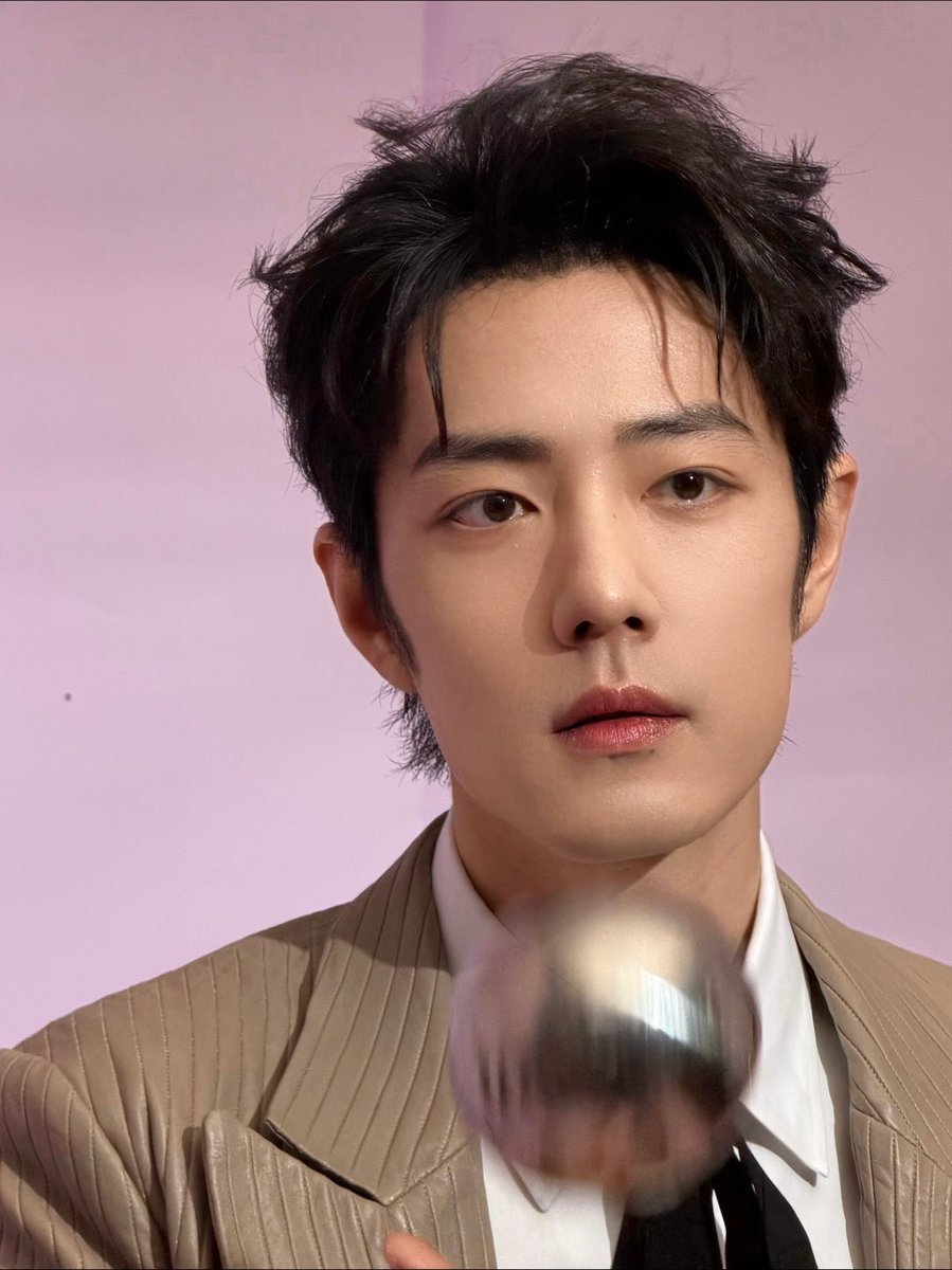 wxyzybxz's tweet image. 260309 22:05 Xiao Zhan Studio Weibo Update (1/5)

Countless stories are hidden here 🎞️ Goodnight 🌙 

XIAO ZHAN SMG QUALITY AWARDS  #XiaoZhanxZangHaiNight