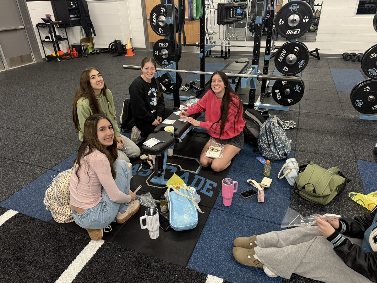 SHS_APSimmons's tweet photo. Great morning for our Leadership Academy student-athletes as we completed Leadership Lab 1 on Awareness and finish off bagging up the 1 Million Book Giveaway. Looking forwarding to watching these young men and women to distributing these books to our elementary kids in the near future. Proud of these students for turning awareness into action and serving younger kids in our community. 📚
