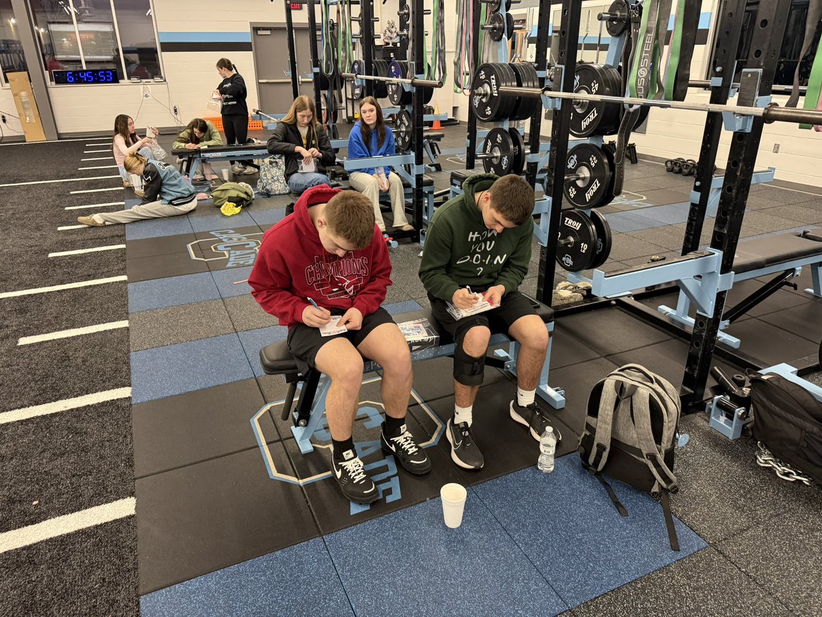 SHS_APSimmons's tweet photo. Great morning for our Leadership Academy student-athletes as we completed Leadership Lab 1 on Awareness and finish off bagging up the 1 Million Book Giveaway. Looking forwarding to watching these young men and women to distributing these books to our elementary kids in the near future. Proud of these students for turning awareness into action and serving younger kids in our community. 📚