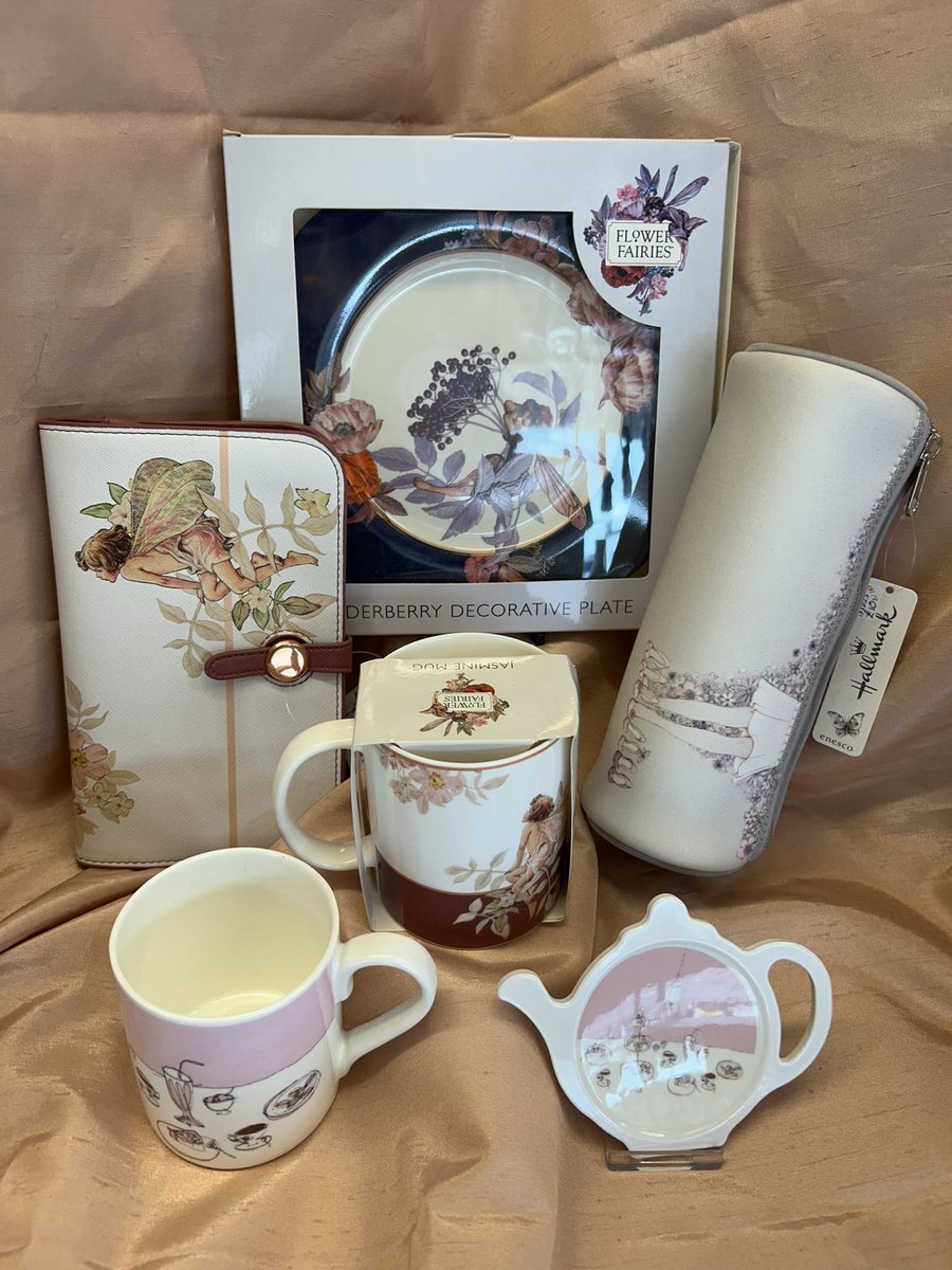 BoormansJ's tweet photo. Surprise that special person this Mother’s Day, Sunday 15th March with a cute and thoughtful gift. 🎁 #MothersDay #Sunday15thMarch #BoormansJewellers #SpecialSomeone #Gifts https://t.co/b7A9N8nSmU