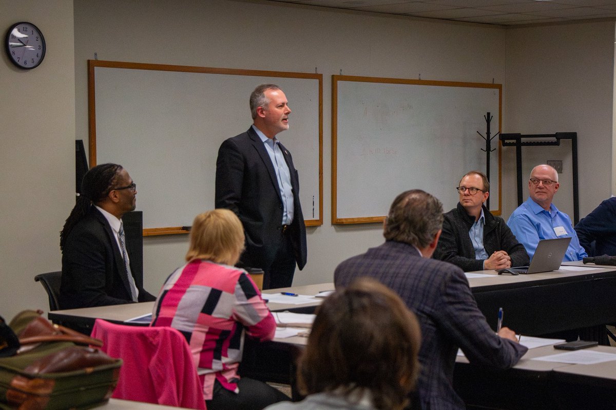 Treasurer Robert Sprague tweet media