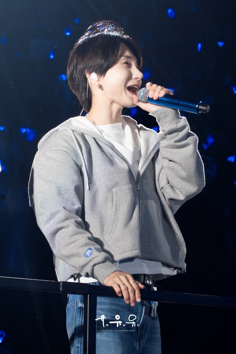 gyugyucute1106's tweet photo. 260307 슈퍼쇼10 사이타마

영화 주인공 같은 만남 🌬️

#SUPERJUNIOR 
#LEETEUK #이특 
@special1004 
#SUPERSHOW10 #SUPERSHOW10inJAPAN https://t.co/72A0CFMswJ