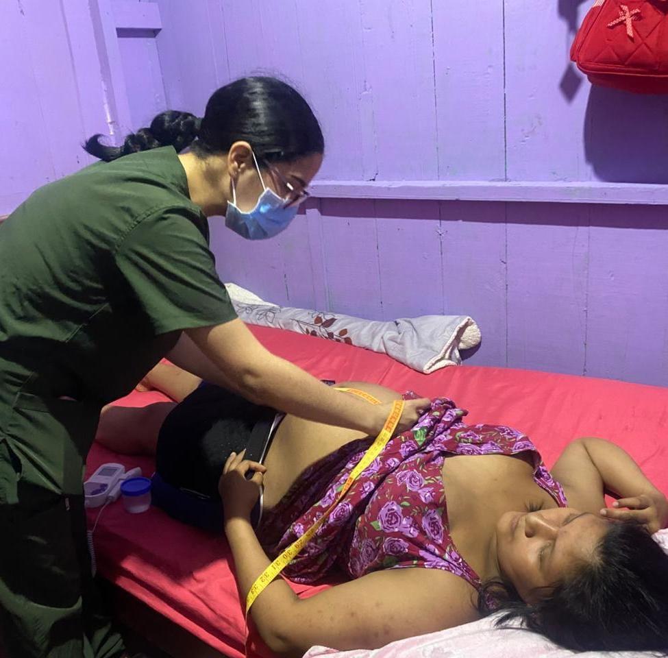 #MoronaSantiago | Personal de salud del Distrito 14D01 realiza visitas domiciliarias para brindar controles durante el embarazo, monitorear anemia, peso y detectar oportunamente posibles complicaciones, garantizando el bienestar de la madre y el bebé. #ElNuevoEcuador