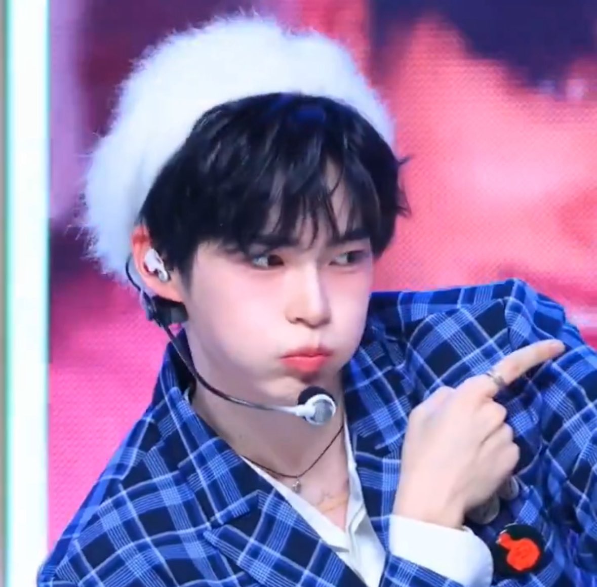 볼빵빵 성한빈 tweet media