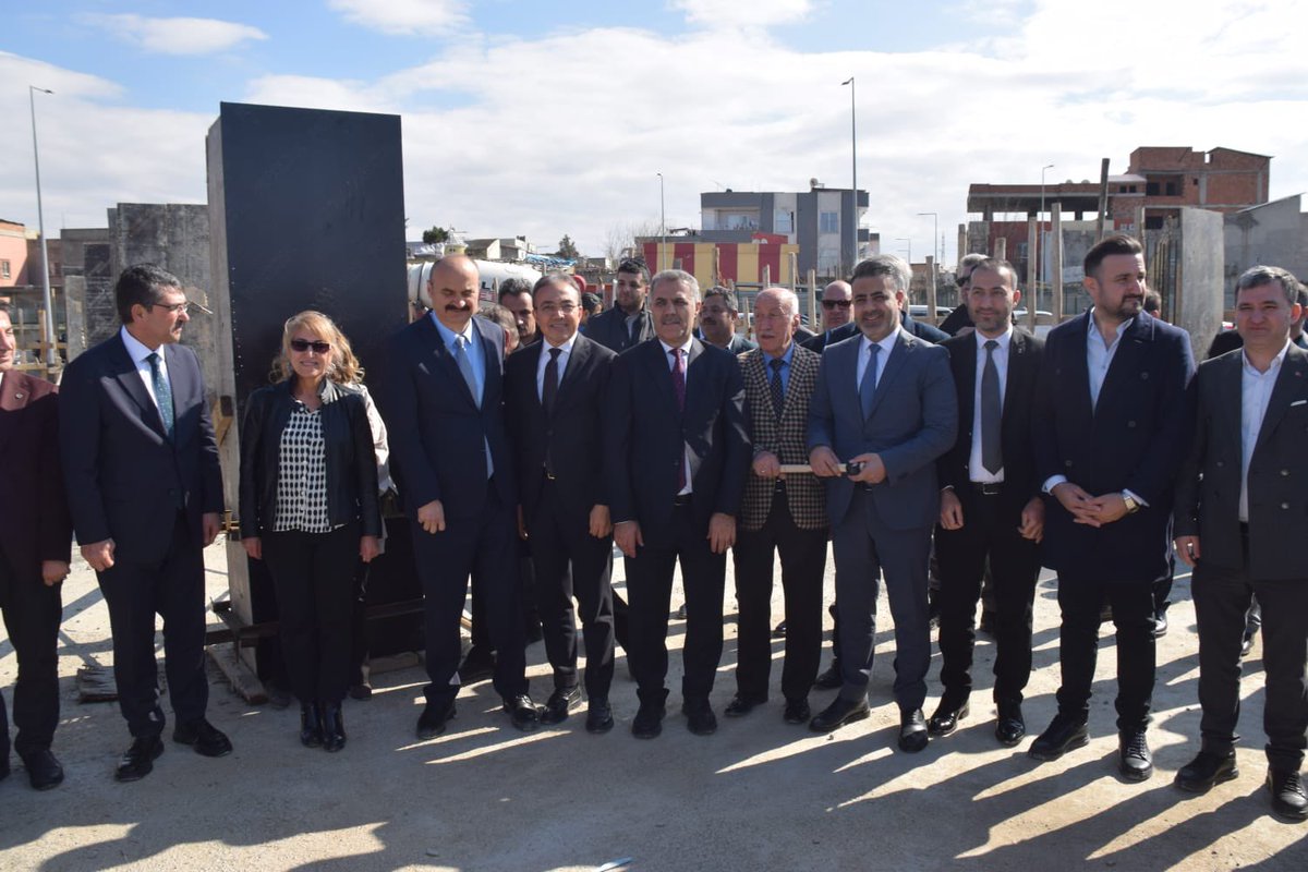 marifcetintr's tweet photo. Gençler bizim canımız ciğerimizdir, geleceğimizdir.
Bazı gençlerimizin sırtındaki kamburu kaldırmak için ve bağımlılıklarıyla mücadele için, Sn Valimiz Ekrem CANALP ve ilimiz protokolü ile birlikte #AMATEM(Alkol ve Uyuşturucu Madde Bağımlıları Tedavi ve Araştırma Merkezi) ‘in ilk çivisini çaktık.
Attığımız her adım, çaktığımız her çivi aslında gençlerimiz için geleceğimiz için daha sağlam bir gelecek inşa etmenin temelidir. Hayırlı ve uğurlu olsun.
#Mhp #cumhurittifakı #Batman 🌙
@E_SemihYalcin