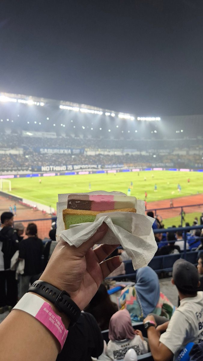 viking_wonogiri's tweet photo. Lesgoww babak ke-2 @persib https://t.co/k6qWPVuYLr