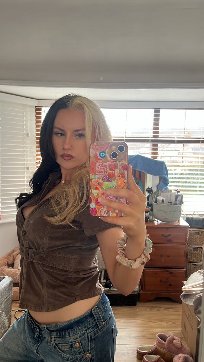 emi martinez’ #1 fan tweet media