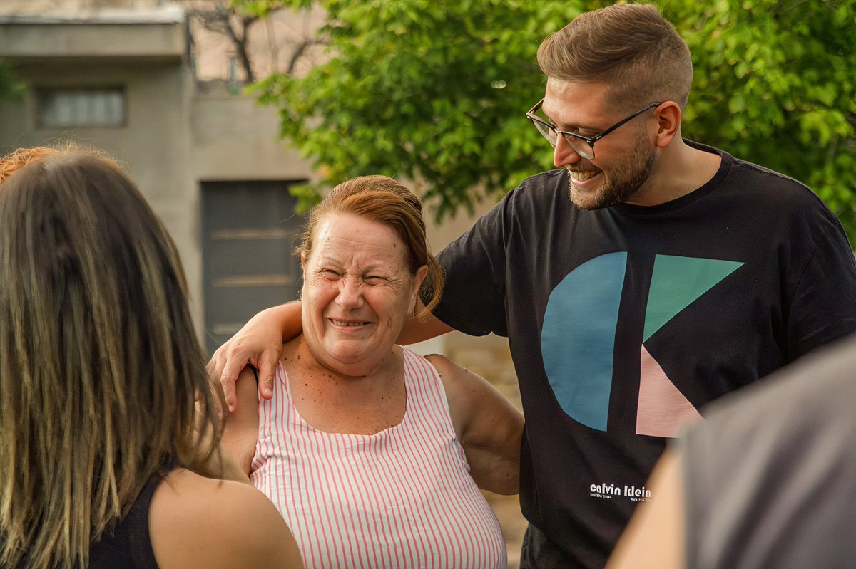 emisallei's tweet photo. ❤️| Tres valores que me llevo de cada recorrida y que hoy son el motor de nuestra gestión. En cada barrio, en cada charla, reafirmamos que el Maipú que crece se construye escuchando, sintiendo y trabajando junto a los vecinos.

#MaipúCreceConVos #GestiónStevanato https://t.co/lfKB4Bj2we
