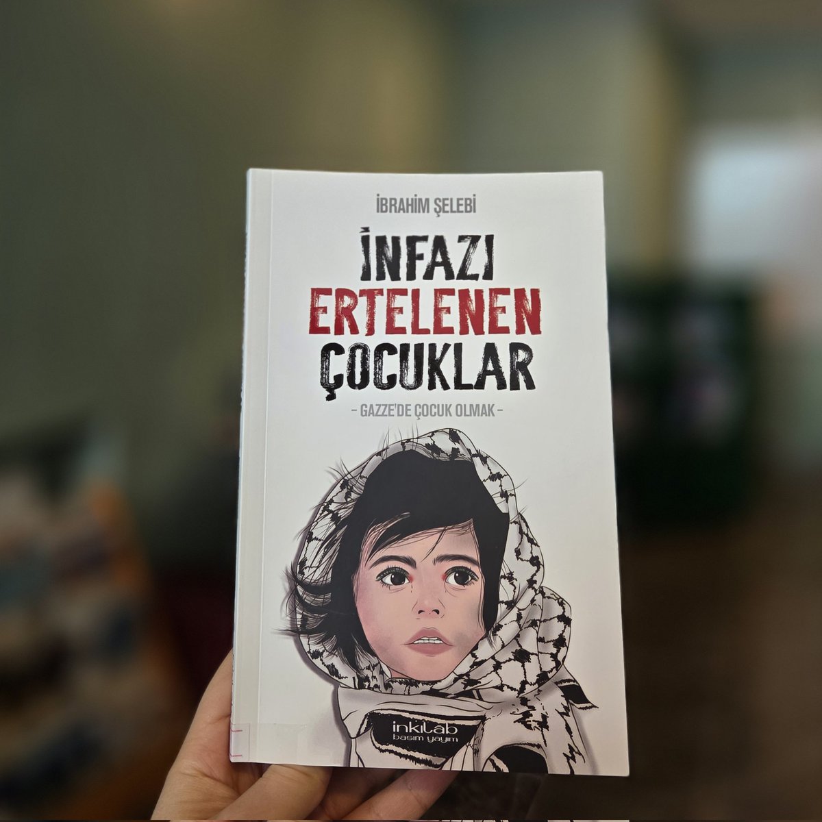 fatmamiiray's tweet photo. Satırları okurken gözlerin dolmaması imkansız.
Unutmayacağız.
Alışmayacağız. https://t.co/On3p2StMGD