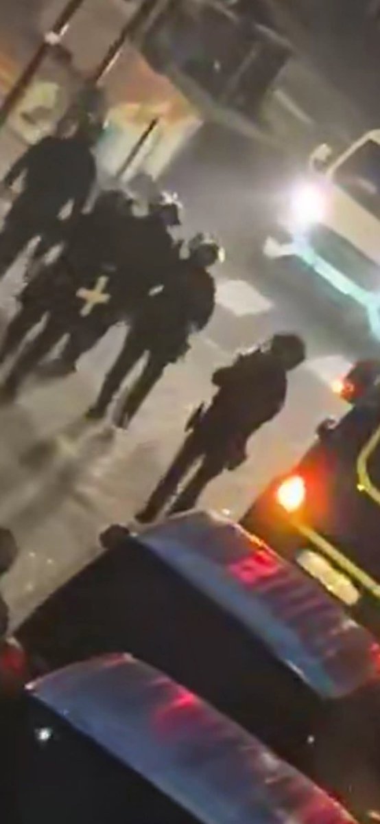 RbxWeb's tweet photo. Au niveau de l’Epeule, ce matin, la Gendarmerie et le RAID étaient en intervention. https://t.co/T2HCGnQShL