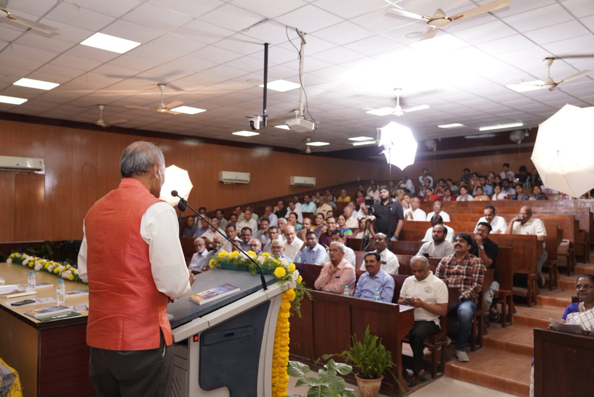 OuaaUsa's tweet photo. 📖 Book Launch at Osmania University

“The Chemistry of Life” by noted scientist Dr. Venepalli Bhaskar Rao was launched at the Department of Chemistry, University College of Science,OU.
The event brought together leading scientists, faculty, alumni &amp; students to celebrate science https://t.co/nX5tICZSMP