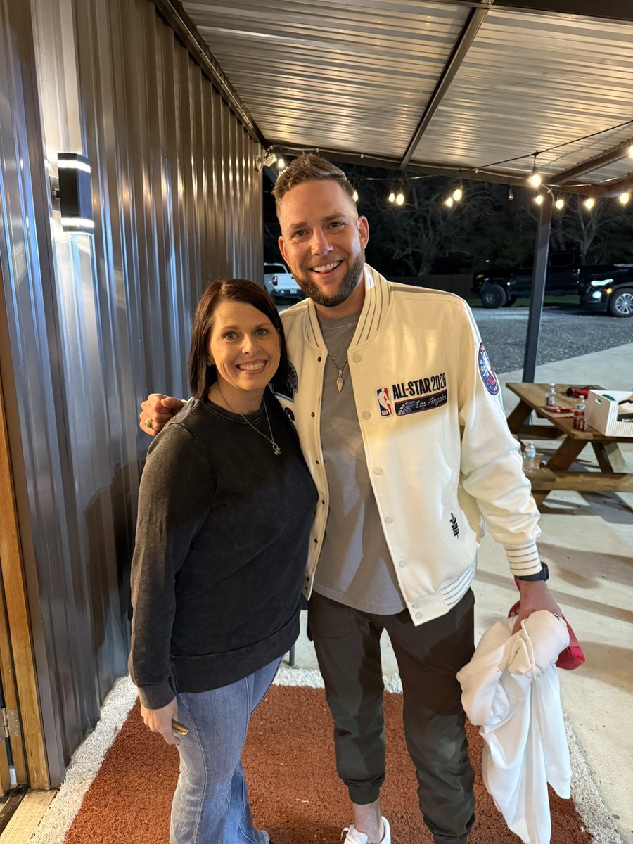 homerunranch's tweet image. Looked who stopped by!
Totally blessed to have Cody from @DudePerfect here last night to be our guest speaker. We had a record, 190 high school students here to learn from him. It was an incredible night!

#youthministry
#studentministry
#makingmemories
#dudeperfect