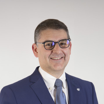 TargetedOnc's tweet photo. At #MBCC26, Giuseppe Curigliano, MD, University of Milano, reviewed new data that are pushing ADCs earlier, reshaping HER2+ metastatic #BreastCancer sequencing, maintenance, and trial strategy. https://t.co/qg9paF56gL https://t.co/N5xPW13gjK