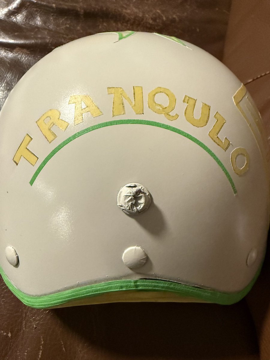 PiperFilthybong's tweet photo. 茶からファイヤーパターンをマスキングして白を塗りました
そこからフレームの内側と文字をマスキング。歯は前に付けようか悩んでる🦷
No.04も大きすぎる感が否めないので小さくしてやり直すと思う
って今気づいたけど後の単語スペルミスだわww https://t.co/fQNFVyqvNi