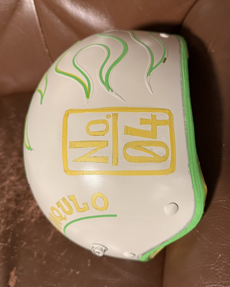 PiperFilthybong's tweet photo. 茶からファイヤーパターンをマスキングして白を塗りました
そこからフレームの内側と文字をマスキング。歯は前に付けようか悩んでる🦷
No.04も大きすぎる感が否めないので小さくしてやり直すと思う
って今気づいたけど後の単語スペルミスだわww https://t.co/fQNFVyqvNi