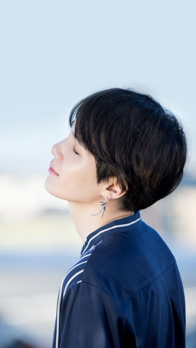 윤기야 생일축하한다 
#여전한_서로의벗_서로의닻
#3월의_선물_슈가
#HappyBirthdaySUGA
#윤기생일
