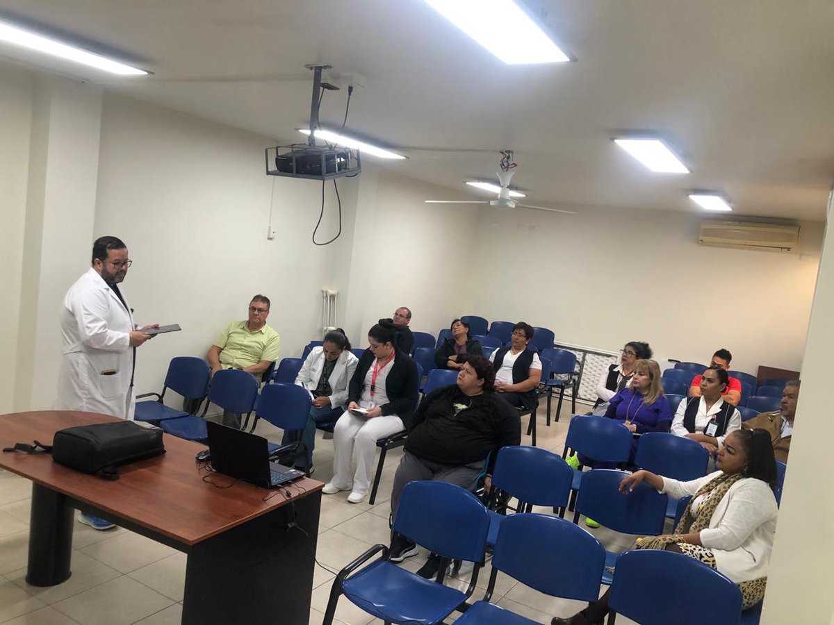 SSDurango's tweet photo. Con la ponencia Ruta Crítica de Atención en primer nivel en pacientes con sospecha de Rabia, a cargo de Jesús Ramírez Lozoya Epidemiólogo, la #JurisdicciónSanitaria1 capacitó a personal de Jornada Acumulada del #CESSA Dr. Carlos Santa María. https://t.co/qc6SQQ0TKz