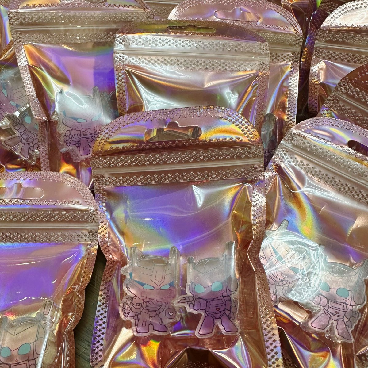 COMETxsyhy's tweet photo. I plan to bring some to TFcon in LA and offer them to anyone who's interested🫶 https://t.co/3Lr6KHoxlZ