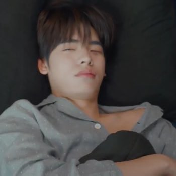 วาสนาแฟนสวยอ่อ ทั้งตี๋ ทั้งด้วง อิจฉาว่ะ