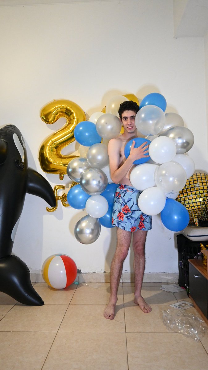 FloatieBoy00 tweet media