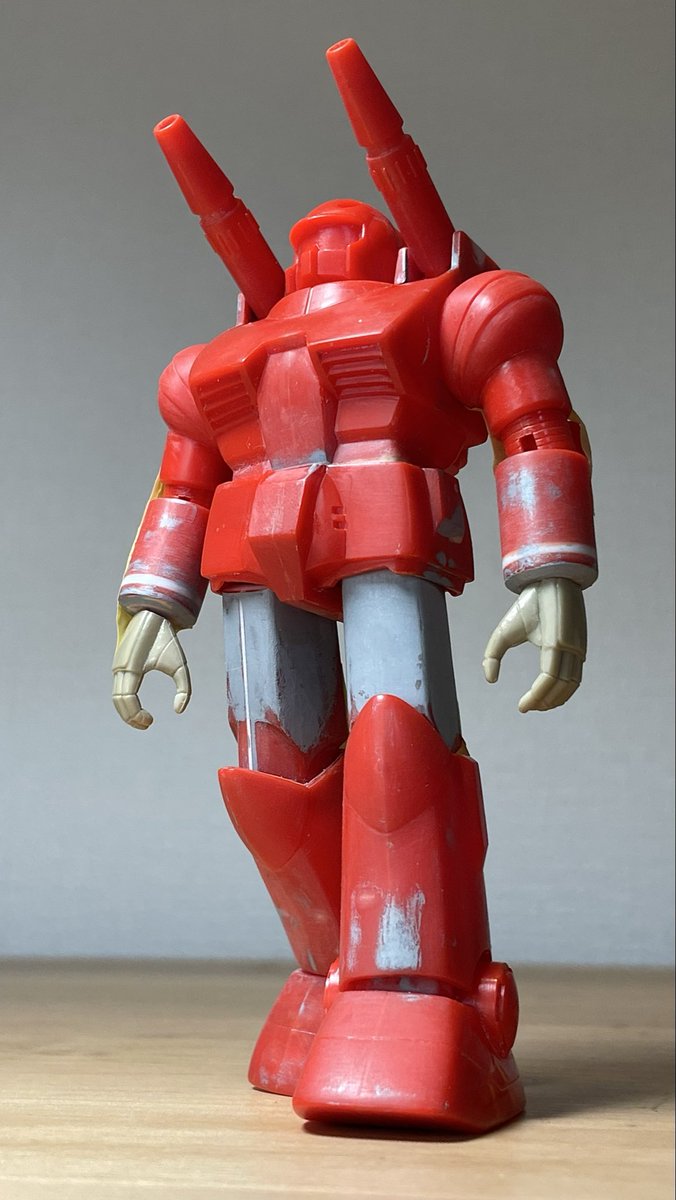 ベストメカのガンキャノン、めちゃくちゃ良い感じになってきた。斜め下から見上げたときの見え方に全振りしてポーズ固定。脚はちょっとだけシド・ミードにしてある。
#ガンプラ
#ガンキャノン
#ベストメカコレクション