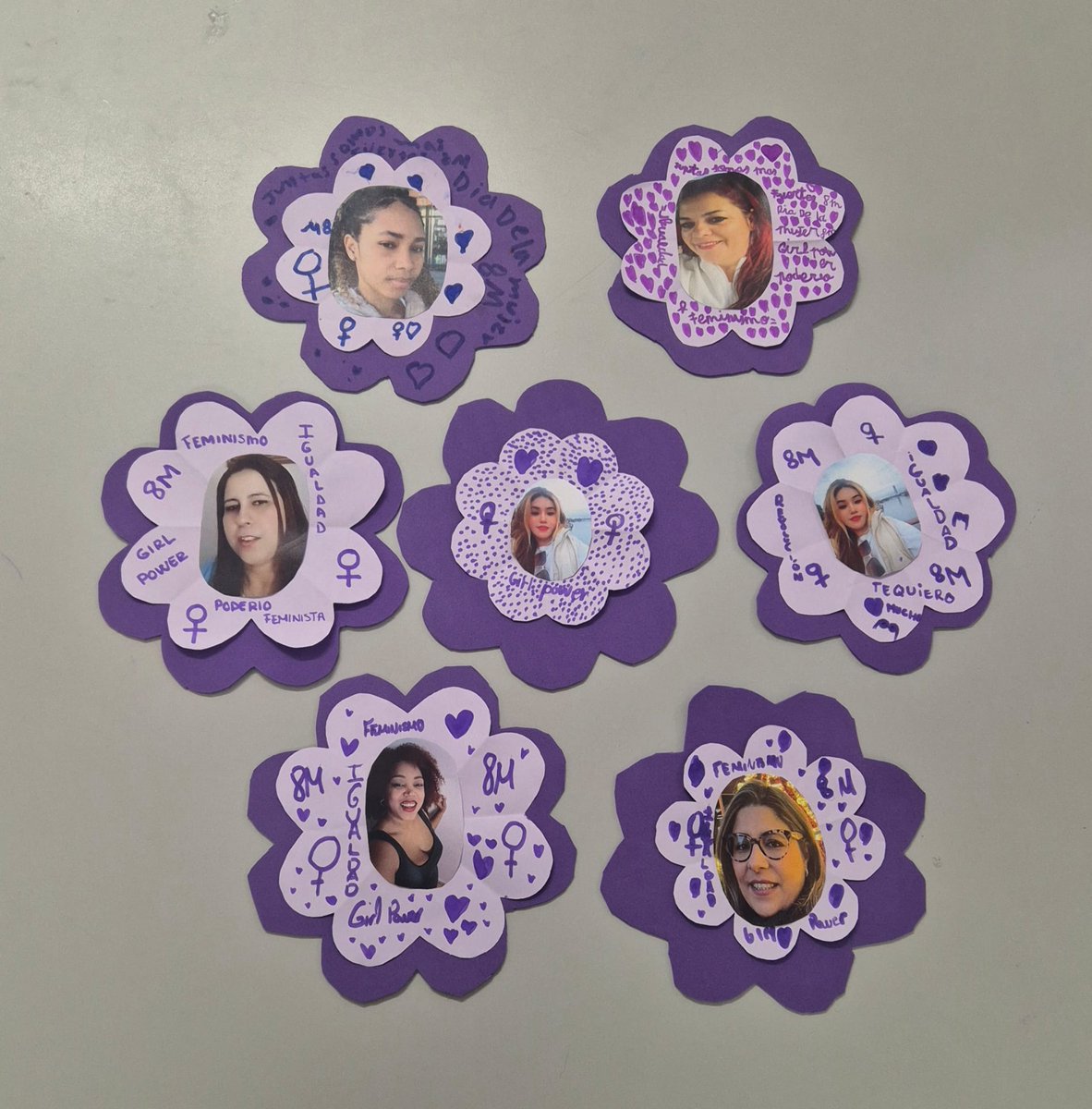 ASOCIACIONRUTAS's tweet photo. El viernes en Centro Abierto celebramos el #8M con una manualidades dedicada a una mujer importante en sus vidas. Muchos eligieron a sus madres nuestras primeras referentes están en casa 💜 #CaixaProinfancia @FundlaCaixa https://t.co/f43mpnJVfN