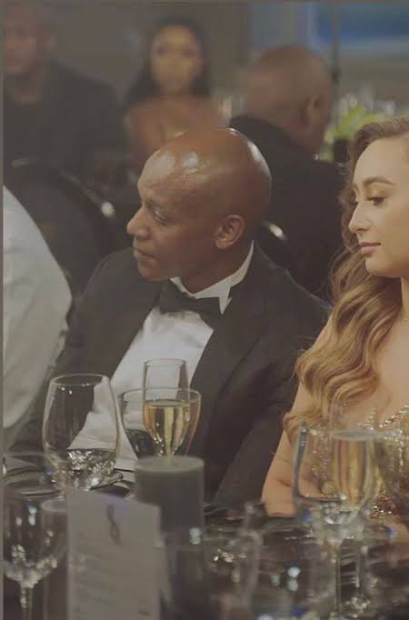 FighterGiveUsASignal tweet media