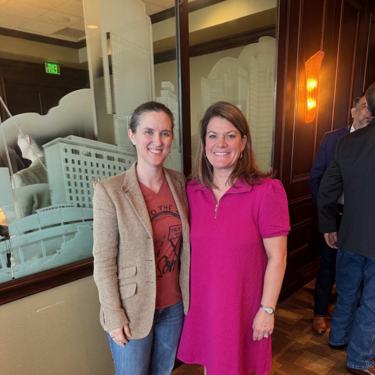 TexasAllianceEP's tweet photo. Good times at our Fort Worth Member Lunch last week at the @PetroleumClubFW in downtown Fort Worth! It was great to spend time with so many members, enjoy a delicious lunch, and have meaningful conversations with folks in the industry from the Fort Worth area. During the lunch, Alliance staff shared updates on several key policy issues we are actively working on, including inactive wells, the EPA methane rule, and produced water, along with a recap of the Texas primary election results. Thank you to everyone who joined us and helped make the luncheon a fun and successful event—we always appreciate the opportunity to see you all.

Be on the lookout for additional member lunches happening throughout the year—we’ll be in Dallas, Abilene, and East Texas soon!