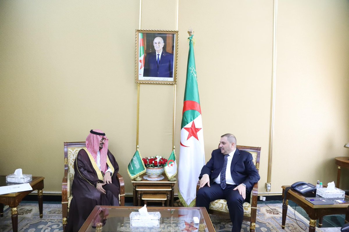 dzembksa's tweet photo. التقى سفير #خادم_الحرمين_الشريفين  د. عبدالله بن ناصر البصيري @bussairy_ بمعالي الأستاذ/ لطفي بوجمعة وزير العدل حافظ الأختام ، وجرى خلال اللقاء استعراض العلاقات الثنائية في المجال العدلي والقضائي والموضوعات ذات الاهتمام المشترك بين البلدين الشقيقين.🇸🇦🇩🇿 https://t.co/l0msV8qYQn