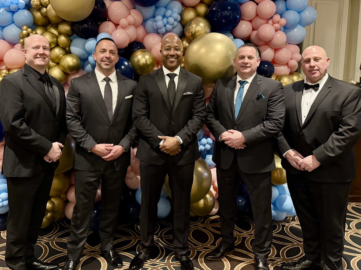 StevenHibbs's tweet photo. Honored to attend the 2026 @BreakthroughT1D Gala and celebrate Todd Ashton, who raised $5M+ for Type 1 diabetes research. Proud of the continued support from @Ford. Thanks to James Hoagland and all who made the event possible.

#FordFamily #WeAreFord #ReadySetFord 🚗💙 https://t.co/pZGgXFd6NS