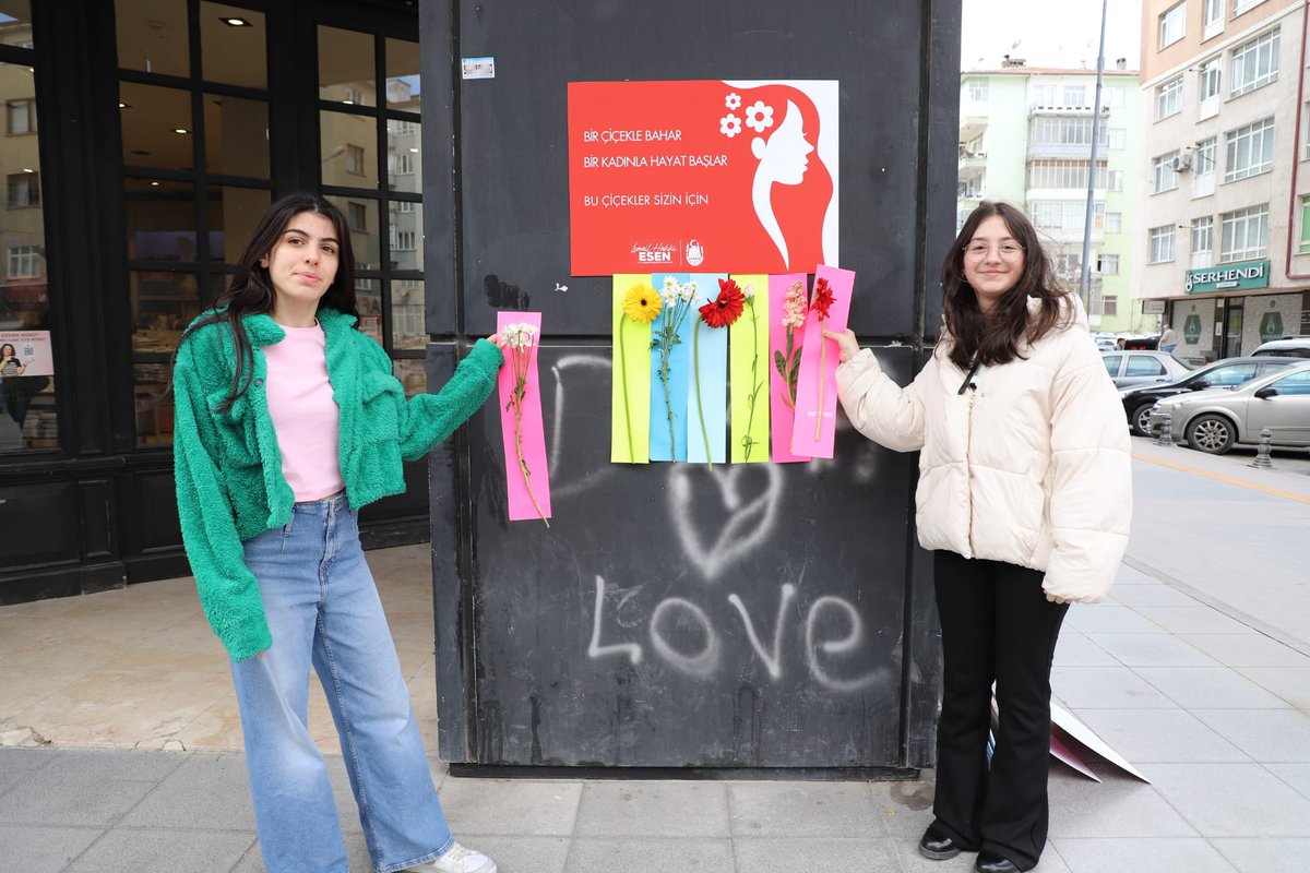 BAŞKAN KADINLARI UNUTMADI

bulten18.com/baskan-kadinla…