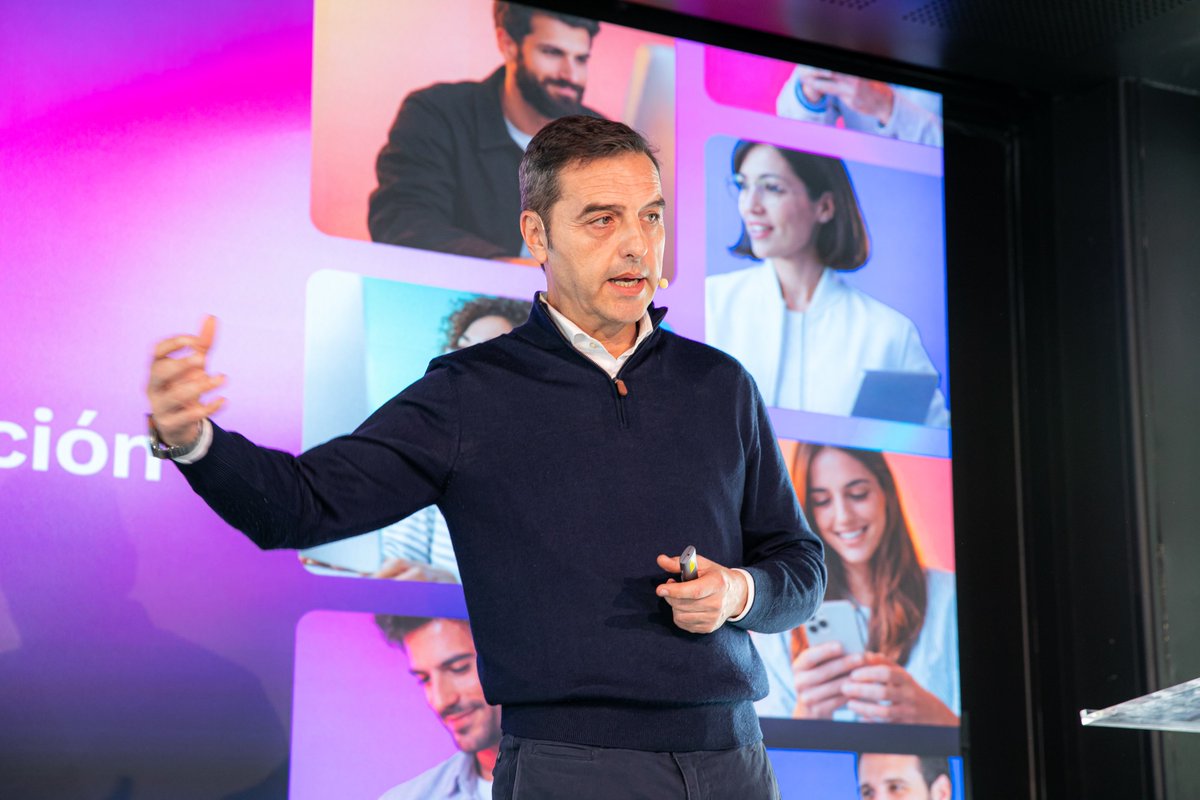 isEazy's tweet photo. El evento “AI &amp; Learning Forum” fue un éxito y hablamos de lo que nadie te ha contado sobre la IA🎙️Con expertos de
@MicrosoftES
@Repsol
@Telefonica 
@mahou_es 
✨Y presentamos el estudio “Uso de la IA en RR. HH. y Formación”, ya online👉https://t.co/UfqJe9jO9u 

Gracias a todos💜 https://t.co/VPhoh29Pi7