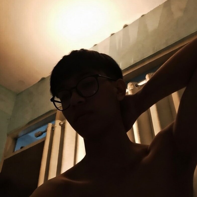 phasmatod's tweet photo. Just chilling, no big deal... https://t.co/M3phe38eyg