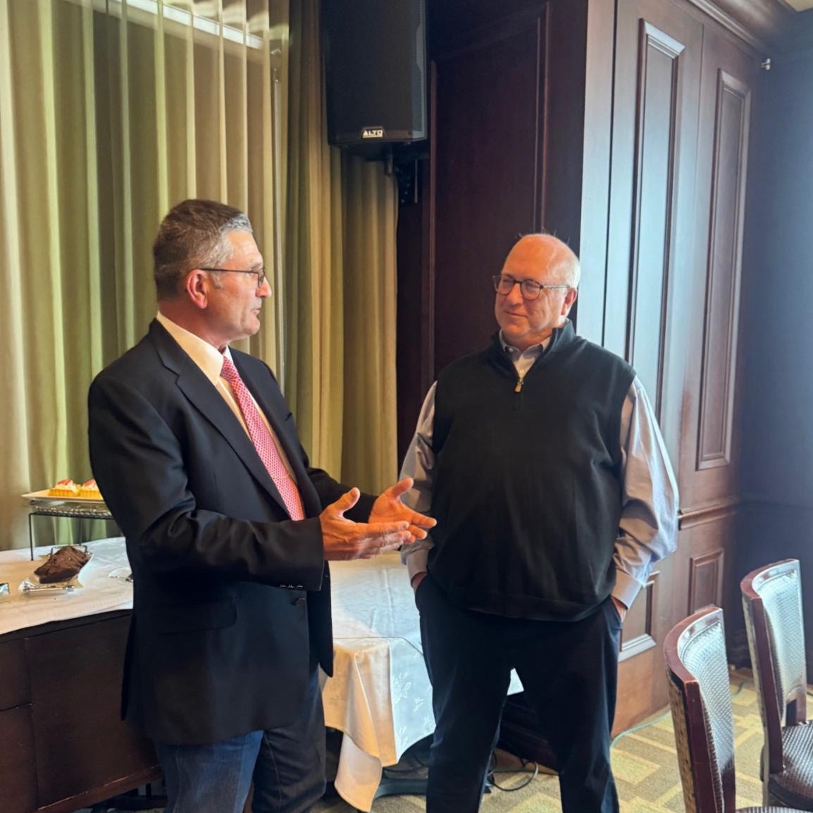 TexasAllianceEP's tweet photo. Good times at our Fort Worth Member Lunch last week at the @PetroleumClubFW in downtown Fort Worth! It was great to spend time with so many members, enjoy a delicious lunch, and have meaningful conversations with folks in the industry from the Fort Worth area. During the lunch, Alliance staff shared updates on several key policy issues we are actively working on, including inactive wells, the EPA methane rule, and produced water, along with a recap of the Texas primary election results. Thank you to everyone who joined us and helped make the luncheon a fun and successful event—we always appreciate the opportunity to see you all.

Be on the lookout for additional member lunches happening throughout the year—we’ll be in Dallas, Abilene, and East Texas soon!