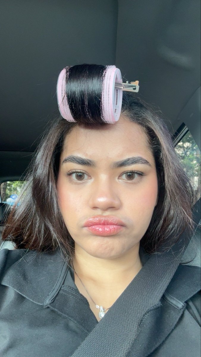 luciannetm's tweet photo. lagi suka sm hasil make up ku yang becek ini. 

pokoknya jangan skip skin prep! Terus put highlighter on ur cheeck, nasal bone &amp; nasal cartilage, inner corner, and slightly beside the nose. 

yang terakhir adalah banyakin setting spray 🫶🏼✨ #makeup #dewymakeup #highlighter https://t.co/PqY6traA07