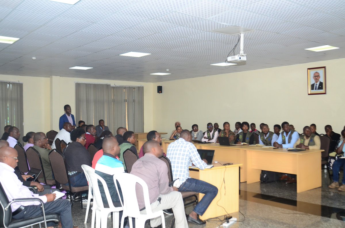 Uyu munsi, Umuyobozi w'Akarere wungirije ushinzwe Iterambere ry'Ubukungu Madamu <a href="/parfaiteuwera/">UWERA Parfaite</a> yakiriye itsinda ry'Abakozi ba <a href="/statisticsRW/">National Institute of Statistics of Rwanda</a> baje gukorera mu Karere kuva kuri uyu wa 9-11 Werurwe 2026 mu rwego rwo gusuzuma ishyirwamubikorwa ry'imihigo y'umwaka 2025-2026.