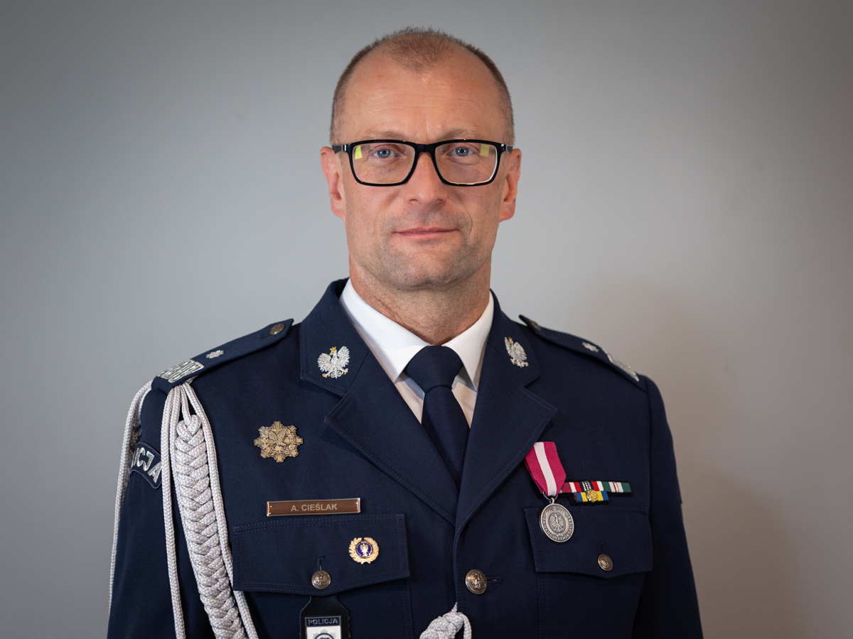 Odwołanie generała Adama Cieślaka z funkcji Komendanta Centralnego Biura Zwalczania Cyberprzestępczości Policji <a href="/CBZCgovPL/">CBZC 🇵🇱</a> to zapewne początek próby likwidacji tej specjalistycznej jednostki zwalczającej przestępczość kryminalną w cyberprzestrzeni. CBZC to pionierska formacja